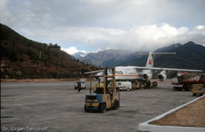 Bhutan-Flugplatz-Paro.jpg